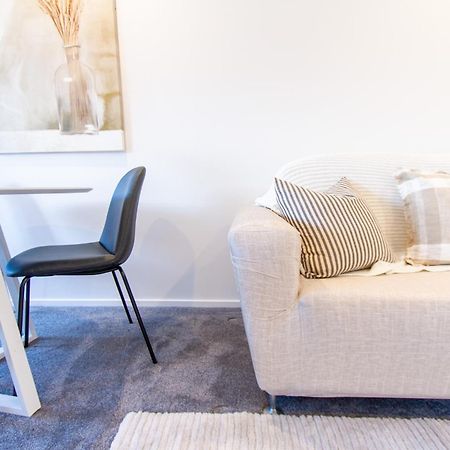 Stylish 2-Bedroom Haven Next To Hagley Park Christchurch Exterior foto